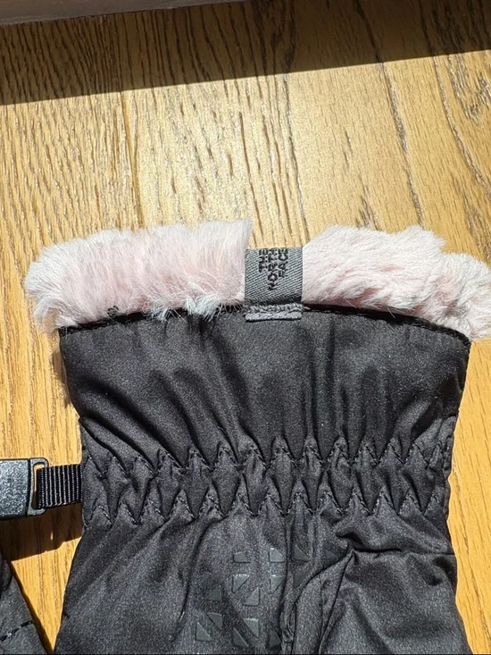 NORTH FACE | Black Quilted Gloves with Light Pink Fur Cuffs - Picture 3 of 6